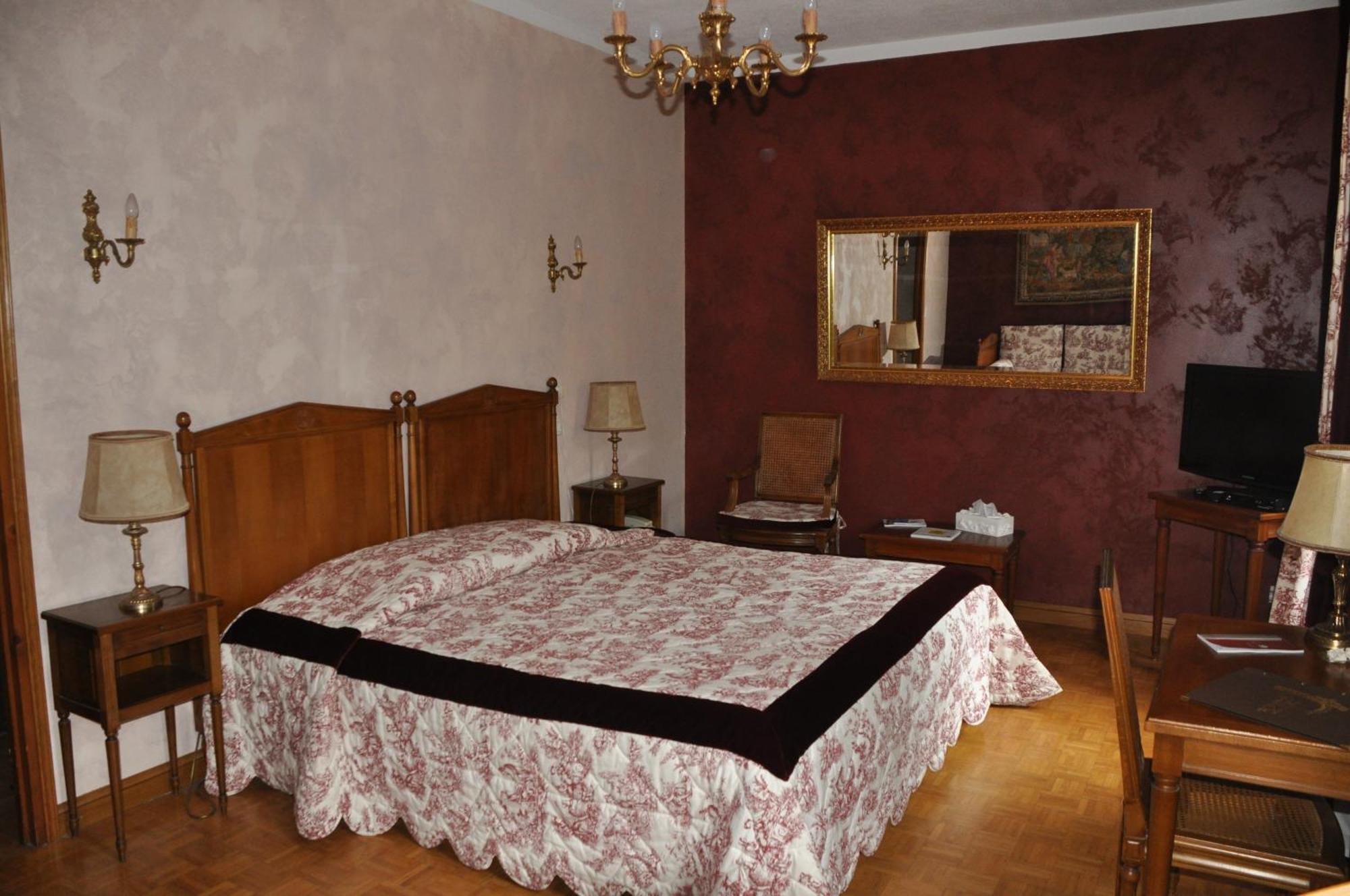 Gincla Logis Hostellerie Du Grand Duc Hotel Restaurant מראה חיצוני תמונה
