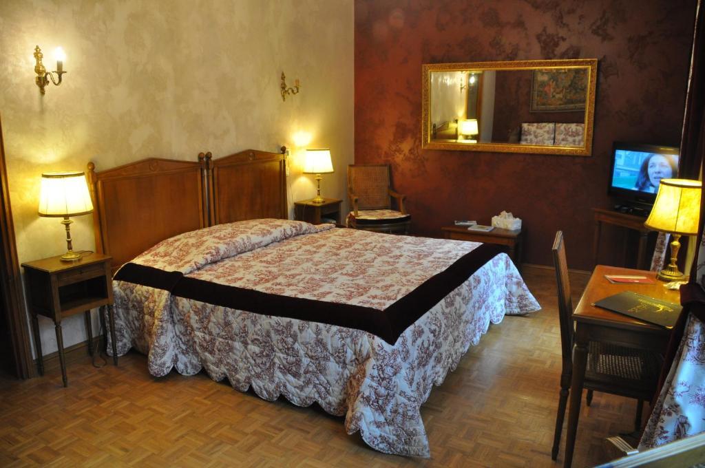 Gincla Logis Hostellerie Du Grand Duc Hotel Restaurant מראה חיצוני תמונה