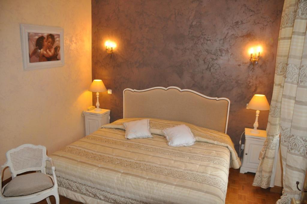 Gincla Logis Hostellerie Du Grand Duc Hotel Restaurant מראה חיצוני תמונה
